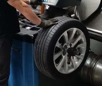 Emergency Mobile Tyre Fitting